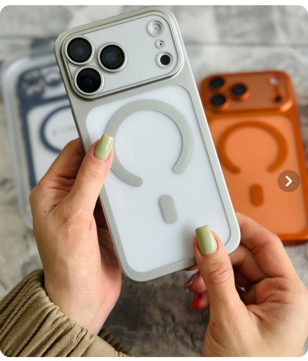 قاب محافظ آیفون پروHicool MagSafe Matt Case ۱۷ رنگ نارنجی